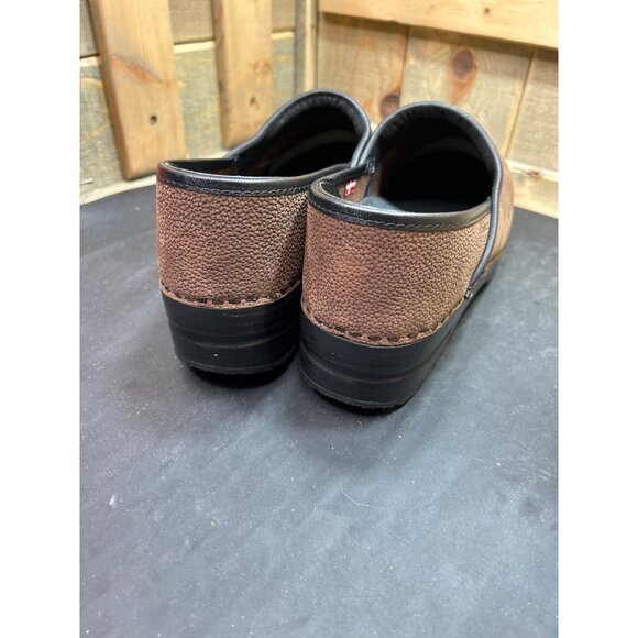 Sanita Pro Textured Oil Women's Clog in Antique Brown Size 10.5-11 - Picture 5 of 10